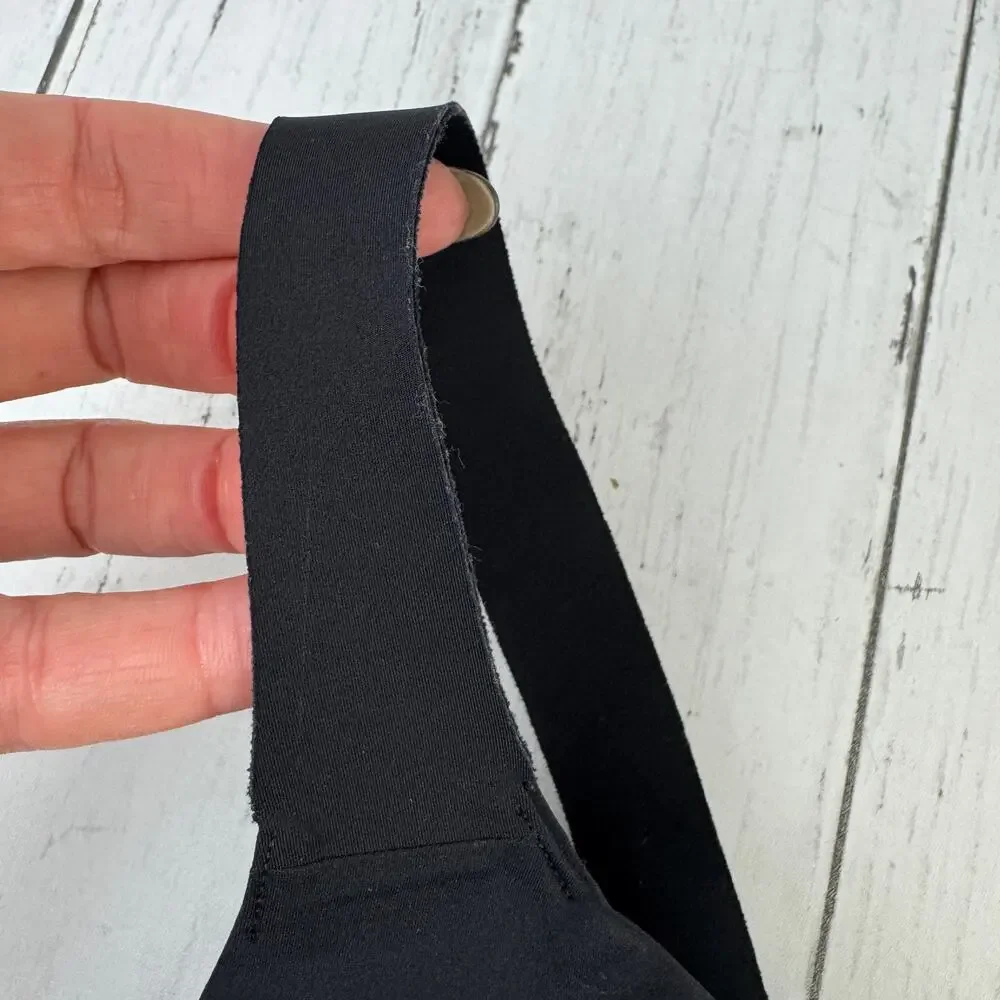 Lululemon Black Like Nothing Bra Ultralu Light Support Wireless W2ASGS Size 36C